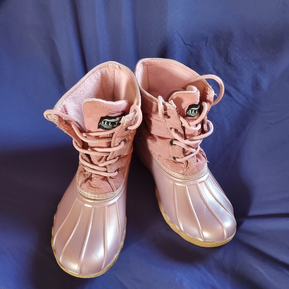 Girls size 2 duck boots
